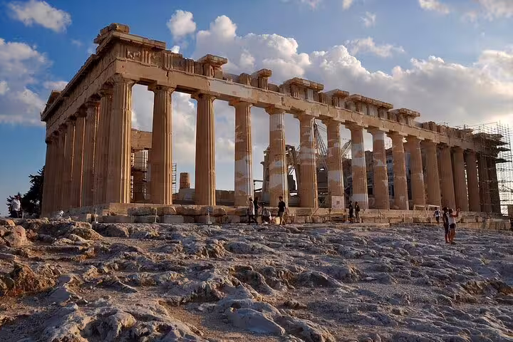 Parthenon columns on the Acropolis in Athens at golden hour, highlight of a best-of-Athens private half-day tour