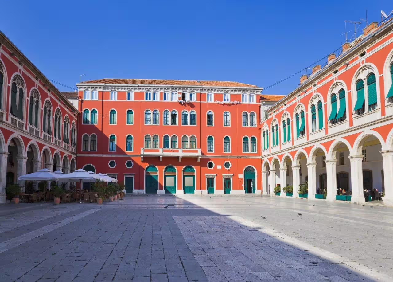 People’s Square Pjaca in Split with red Venetian-style buildings, featured on a 3-day private Split tour