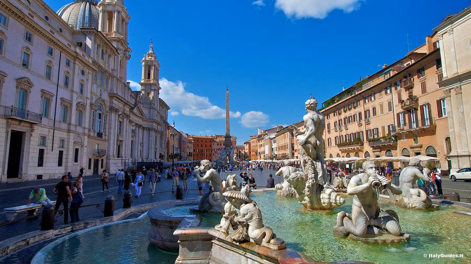 Vibrant Piazza Navona in Rome with its famous fountains and bustling atmosphere, perfect for a private shore excursion tour.