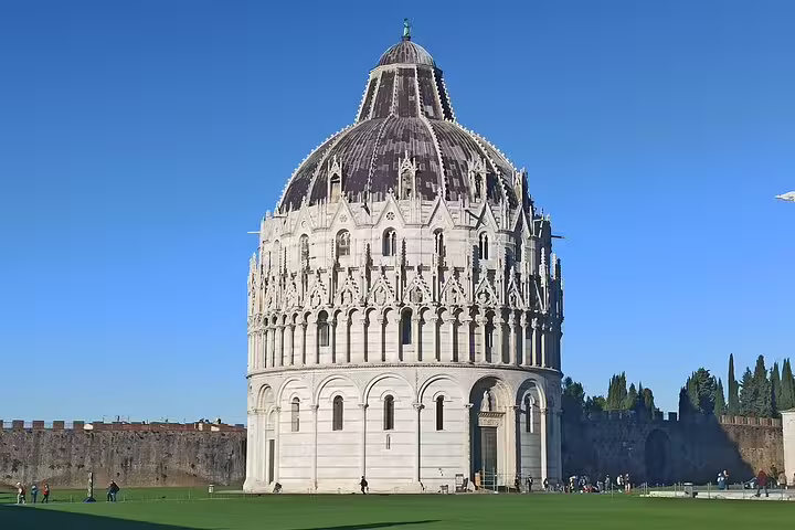 Pisa Baptistery on a sunny day during private tour of Piazza dei Miracoli, part of Pisa and Chianti wine tasting experience