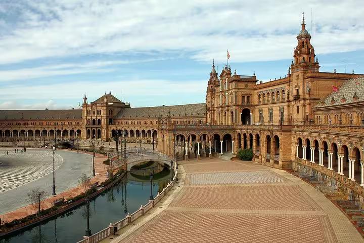 Stunning Plaza de España in Seville, featured on the 7-day guided Andalusia and Madrid tour from Lisbon.