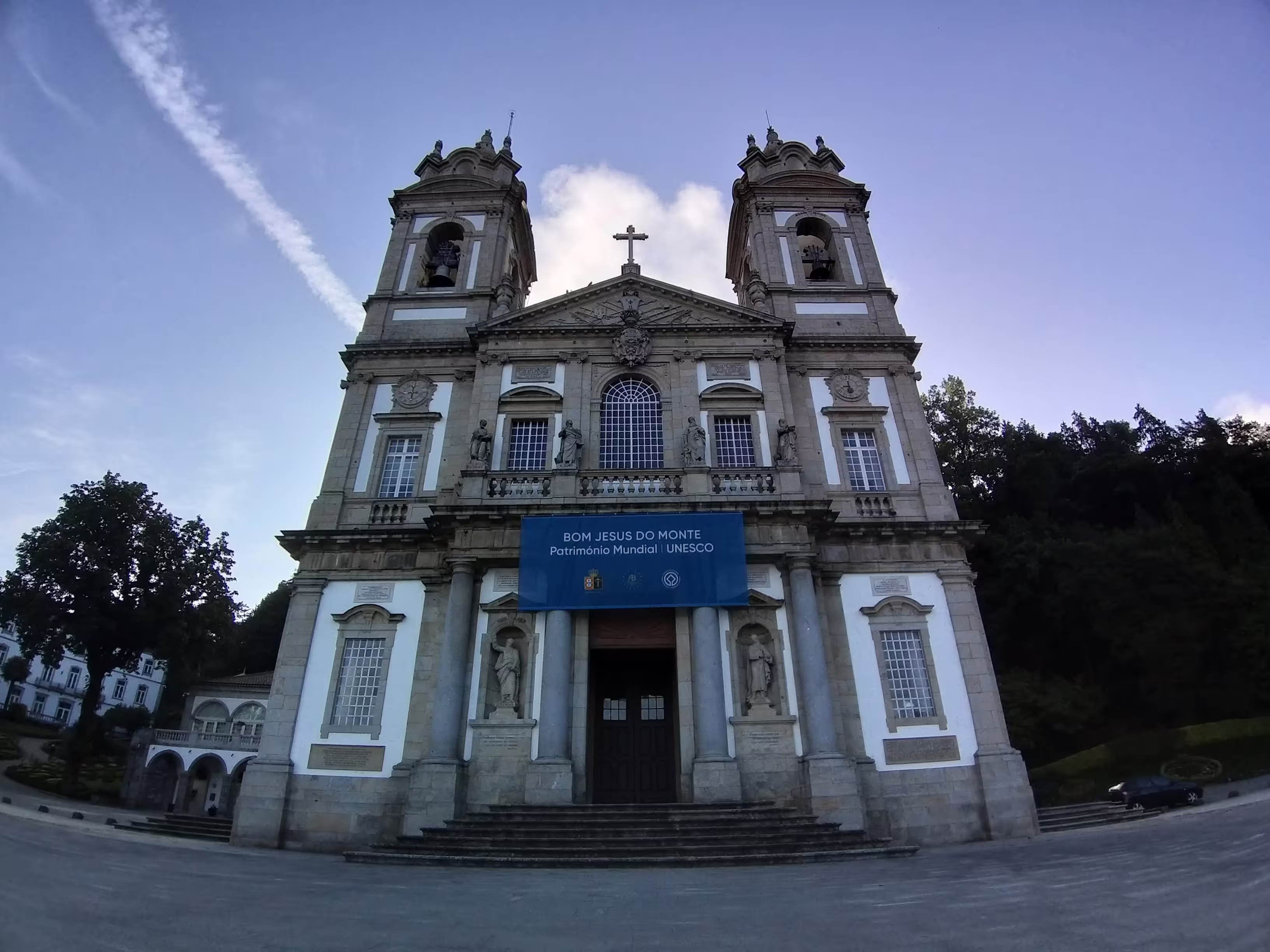 Majestic view of Bom Jesus do Monte church in Braga, a UNESCO World Heritage Site, ideal for Porto to Vieira do Minho tours.