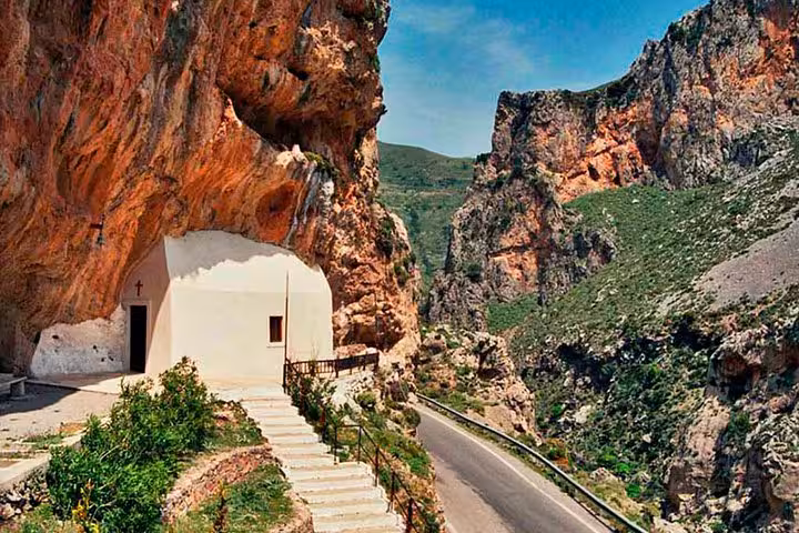 Kourtaliotiko Gorge chapel on the route to Preveli Palm Beach, Crete day tour from Rethymno with cliffs