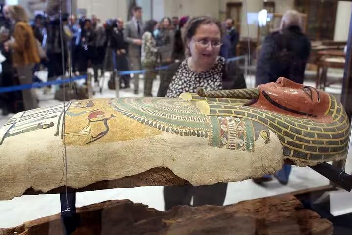 Tour group at the Great Sphinx and Giza Pyramids on a 7-day private Cairo tour of Egypt highlights