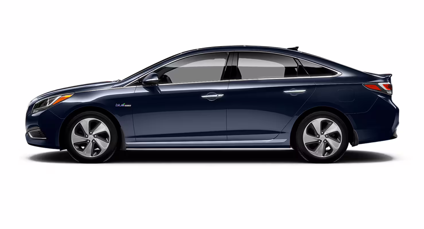 Elegant blue sedan providing premium private car transfer from Porto to Vila do Conde for a smooth ride.