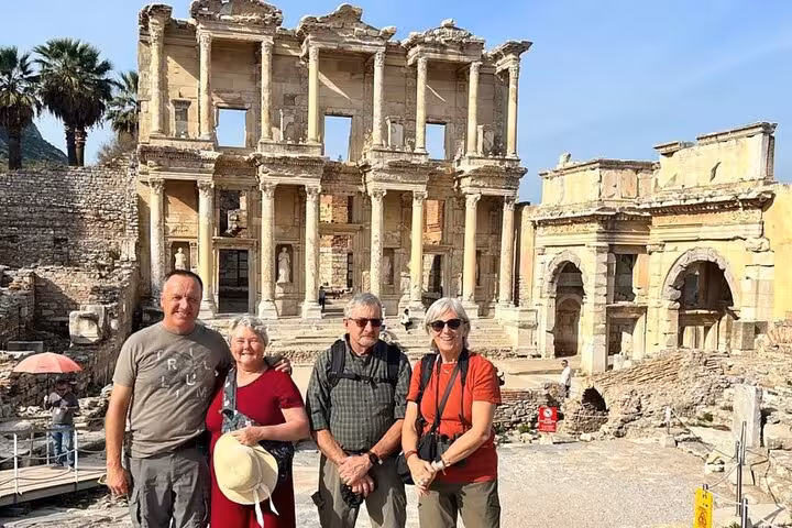 Visitors in front of the Library of Celsus on a private Ephesus tour for cruisers from Kusadasi port