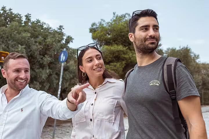 Private Gallipoli day trip from Istanbul with guide and travelers, exploring ANZAC sites and memorials