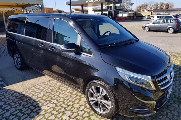 Private Mercedes van for Rome to Florence transfer, comfortable door-to-door chauffeur service in Italy