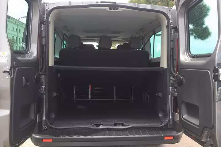 Large luggage trunk in minivan for private transfer Marseille to Arles, ideal for airport transfers and group travel
