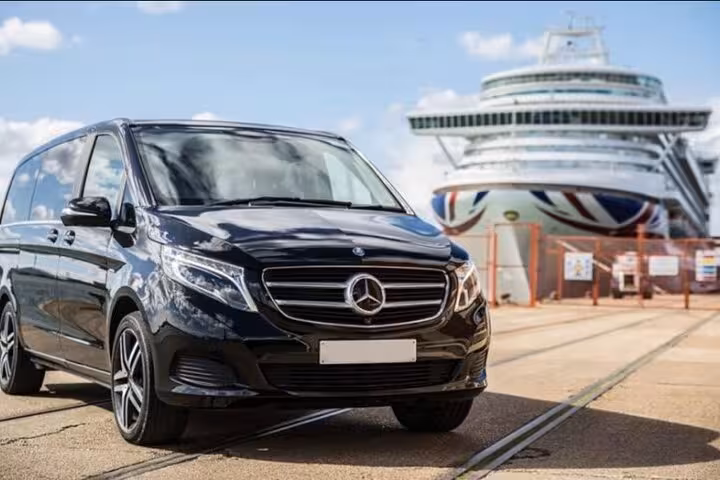 Luxury private transfer vehicle ready for Rome to Civitavecchia Port cruise terminal journey.