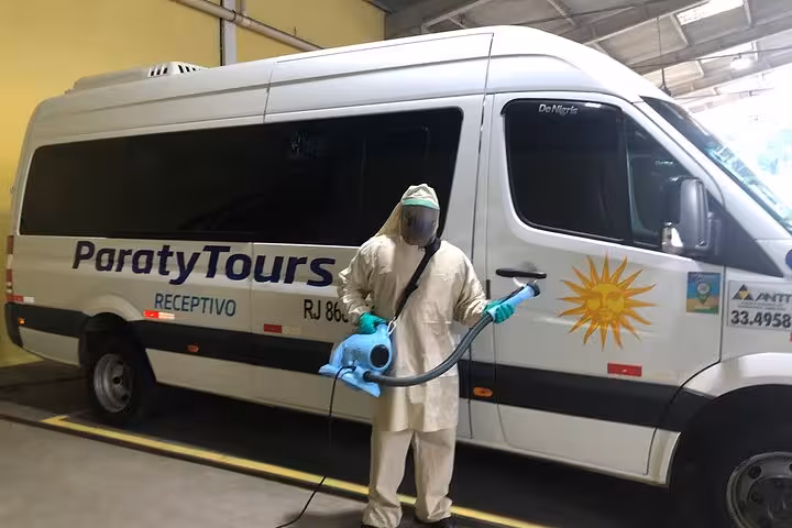 Sanitized van ready for private transportation from Búzios to Rio de Janeiro with Paraty Tours service.