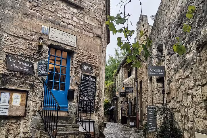 Charming stone alley in a Provence hill village, ideal stop on a private vehicle with driver tour