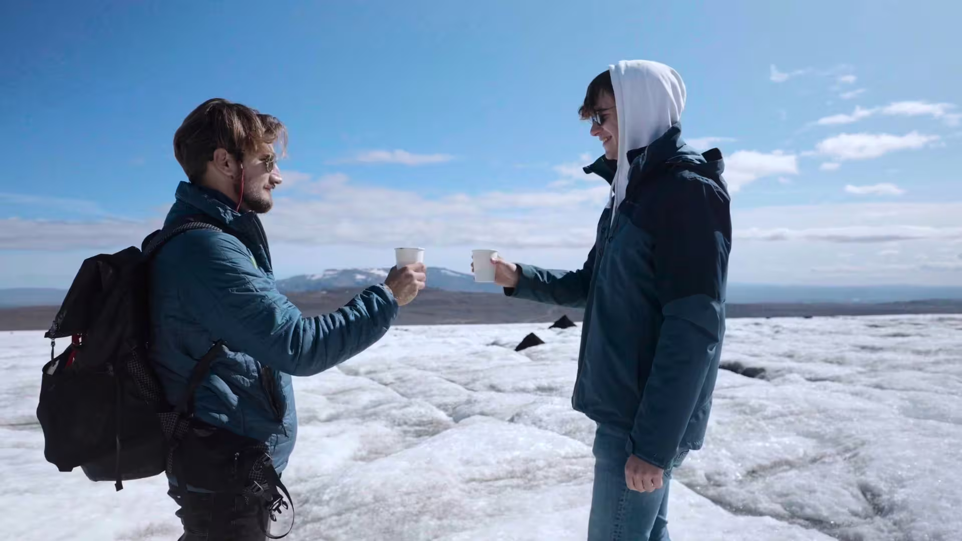 Savor the flavors of cacao, tea, and Jökla liqueur.