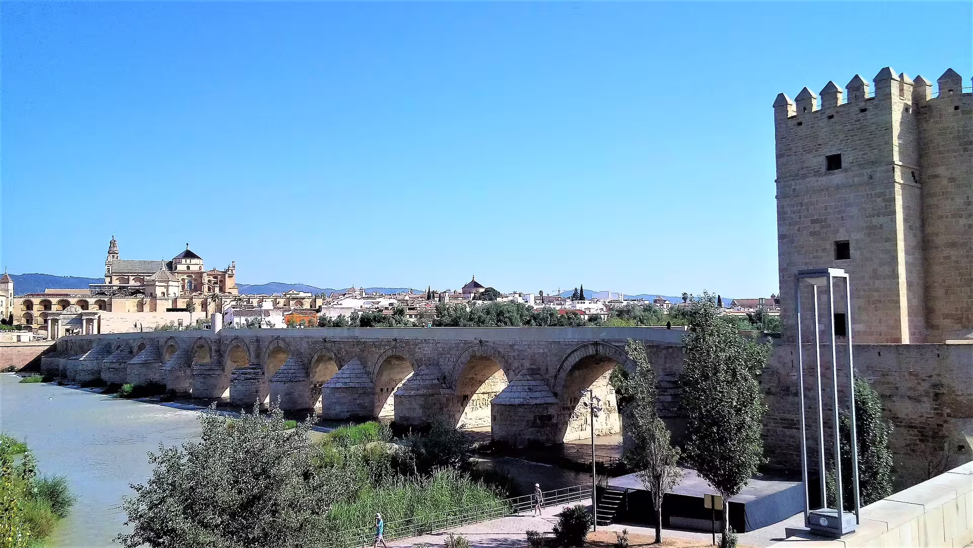 Roman Bridge and Calahorra Tower over the Guadalquivir in Cordoba on a private day trip from Costa del Sol
