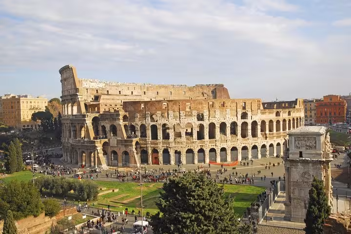 Rome Colosseum and Arch of Constantine view, iconic stop on 8-day private Tuscany medieval villages tour