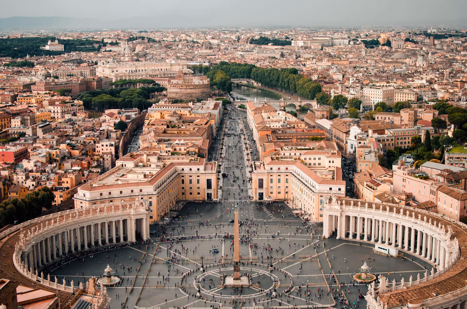 Aerial view of Rome city center, showcasing landmarks, perfect for private transfer from Termini station.