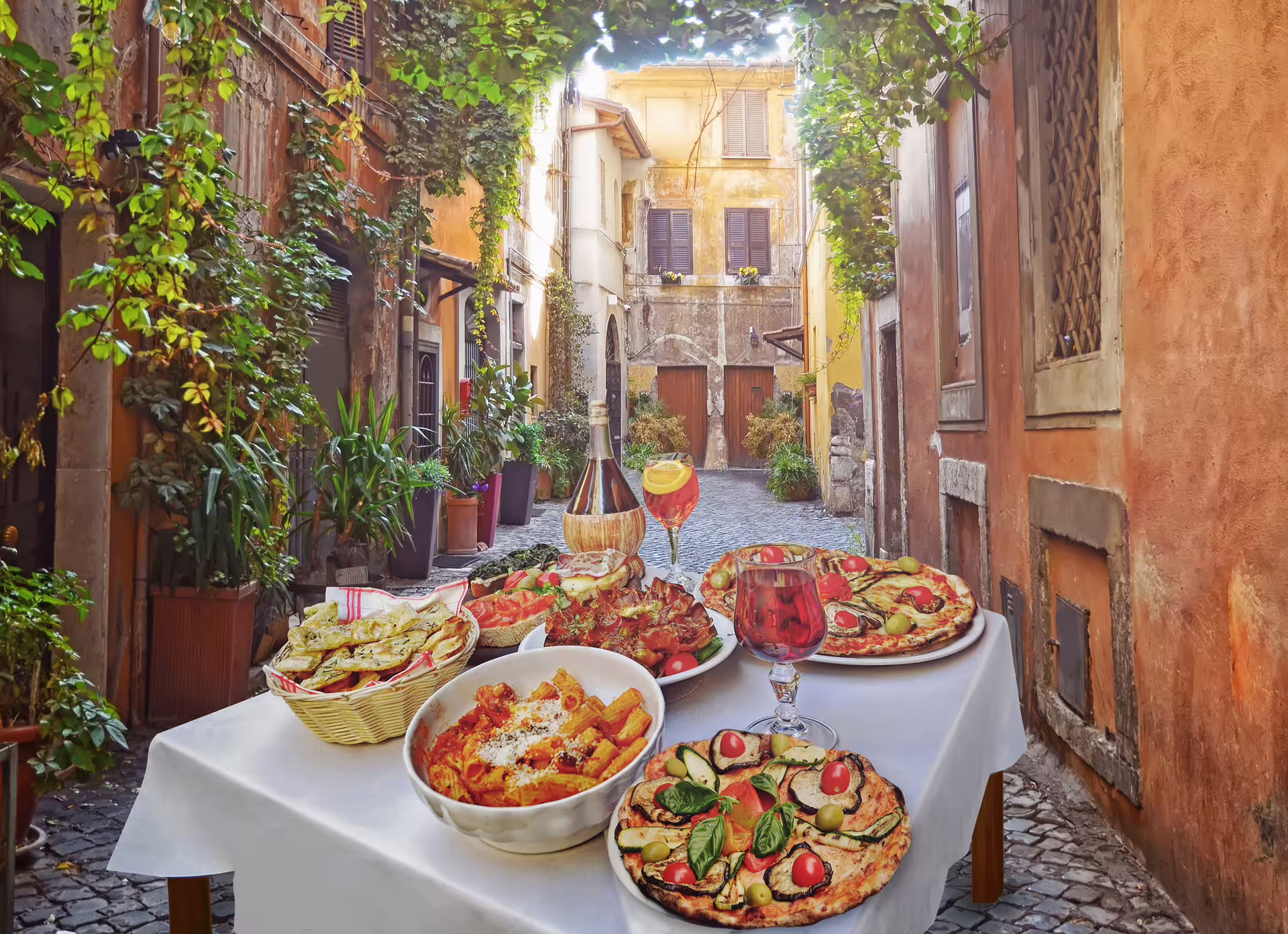 Traditional Roman lunch in a charming alley, add local flavor to your Rome 1-day walking tour audioguide