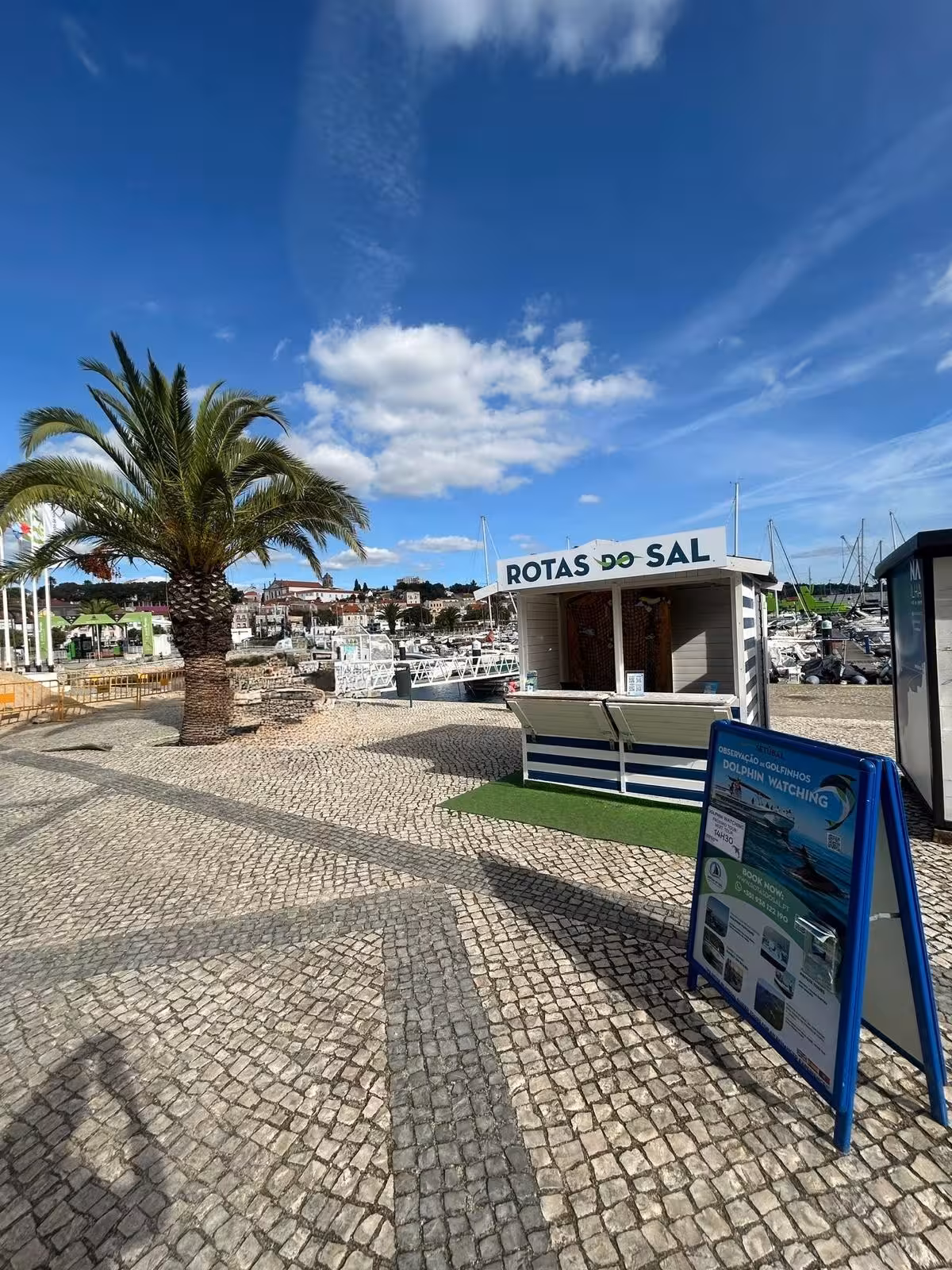Rotas do Sal kiosk on Setúbal waterfront promenade, departure point for dolphin watching boat tours in Setúbal Bay, Portugal