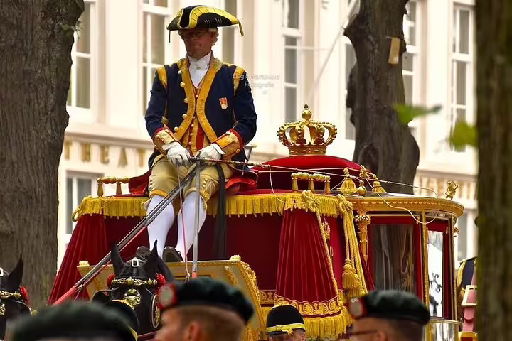 Royal carriage procession in The Hague, perfect for Your Own Hague behind-the-scenes royal city tour