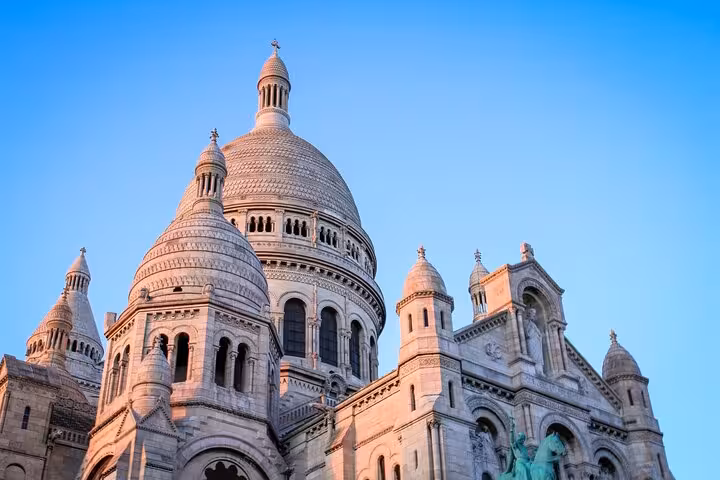 Sacré-Cœur Basilica in Montmartre Paris, highlight on street art walking tour with French drink tasting