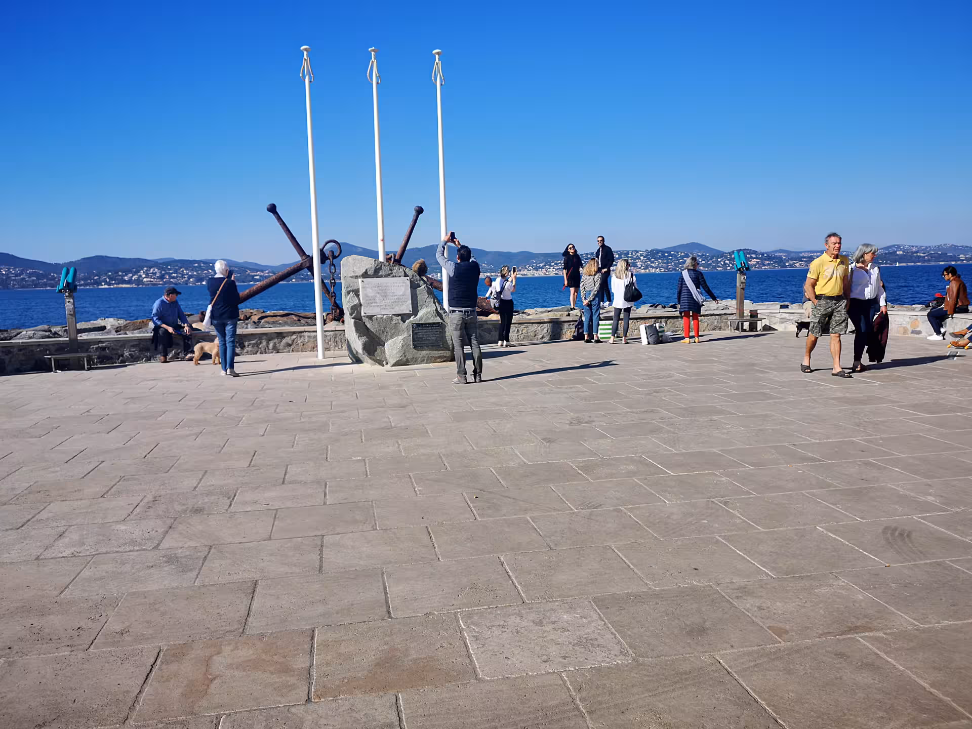 Seafront promenade viewpoint in Saint-Tropez with visitors and Mediterranean views, private Hyeres Le Lavandou tour