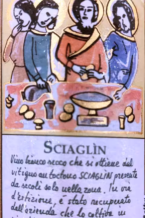 Colorful label of Sciaglin wine with artistic design, featured in Rome wine education course.
