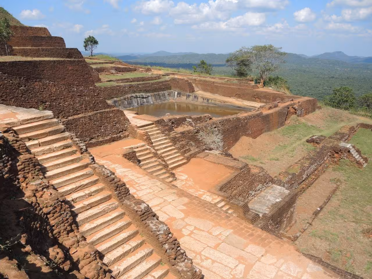 Explore Sigiriya's ancient ruins with breathtaking views on our Sri Lanka tour with a Spanish-speaking guide.