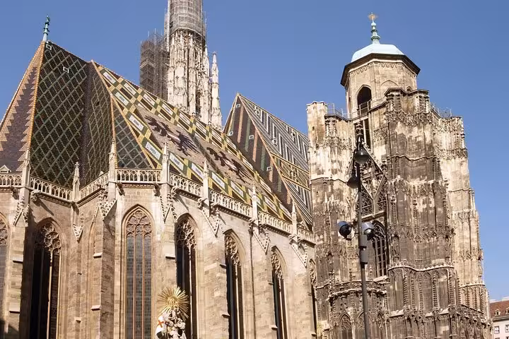 St. Stephen’s Cathedral in Vienna with patterned roof and Gothic tower, must-see on a private day tour
