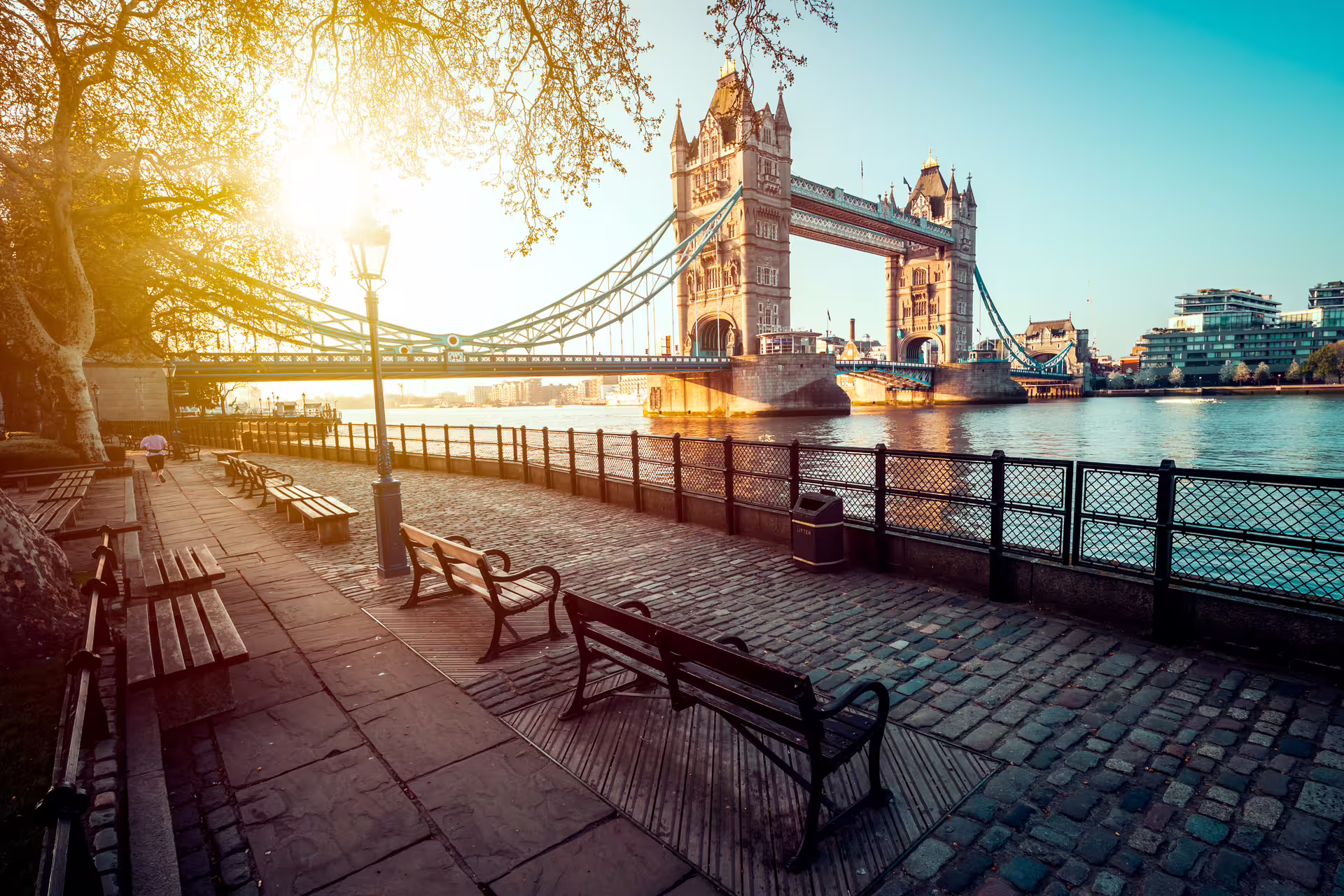 Tower Bridge at sunrise on the Thames, key stop on London center 1-day walking tour with multilingual audioguide