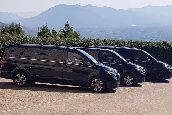 Private minivans ready for 8-day Tuscany tour, chauffeured transfers to medieval Tuscan villages in Italy