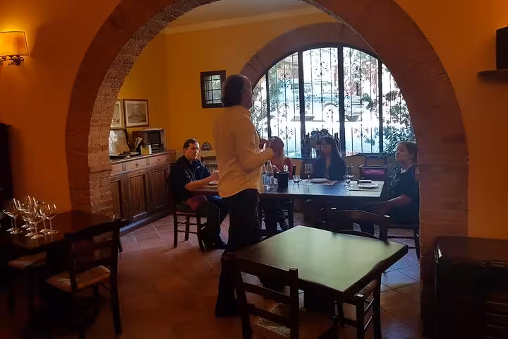 Degustazione guidata in cantina a Montepulciano, tour del vino in Toscana con visita Siena da Firenze
