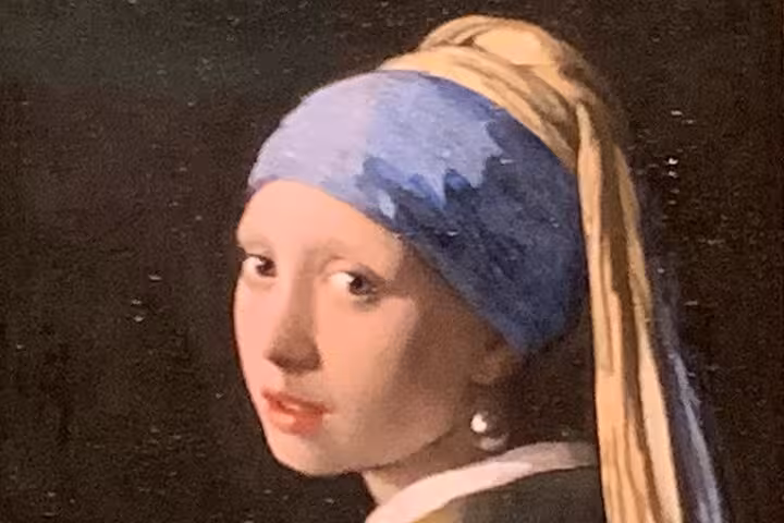 Vermeer’s Girl with a Pearl Earring at Mauritshuis museum, highlight of private Amsterdam to The Hague tour