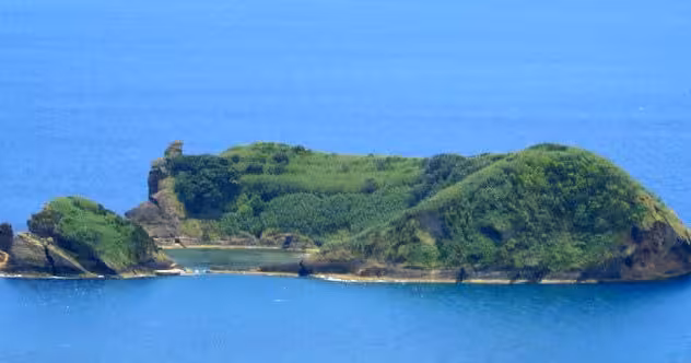 Vila Franca do Campo Islet lagoon in São Miguel, Azores, scenic stop on full-day whale watching tour