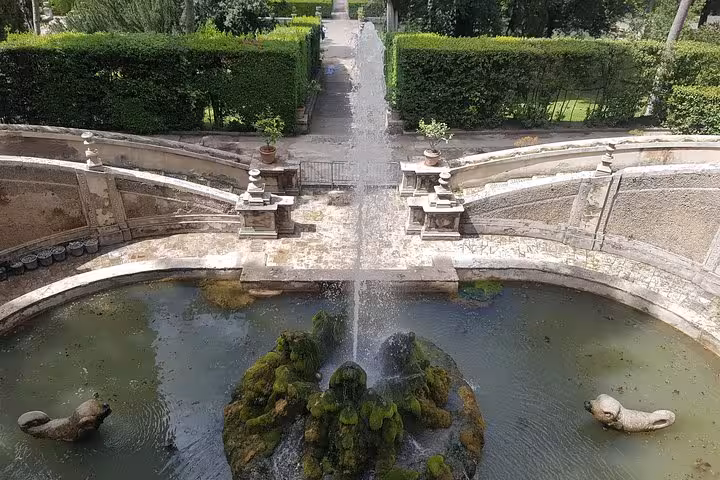Villa d’Este fountain and terraced gardens in Tivoli on a half-day guided tour from Rome