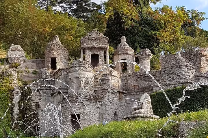 Villa d’Este garden fountains and ancient stone grottoes in Tivoli, featured on the full-day tour from Rome