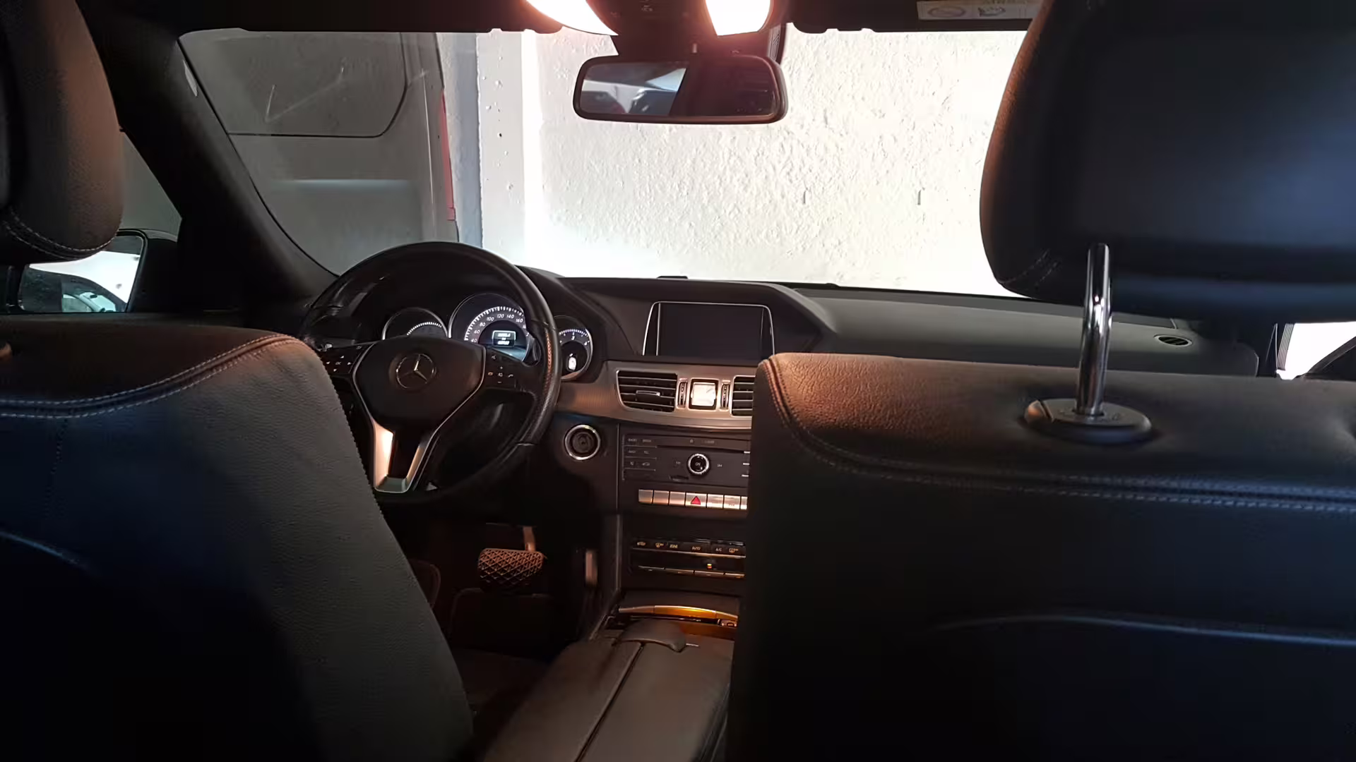 Spacious leather interior of a premium Mercedes sedan used for VIP private transfers from Civitavecchia Port to Rome