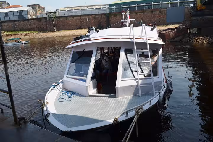 VIP speedboat docked for Santa Rosa Brazil border to Iquitos Peru express river transfer tickets