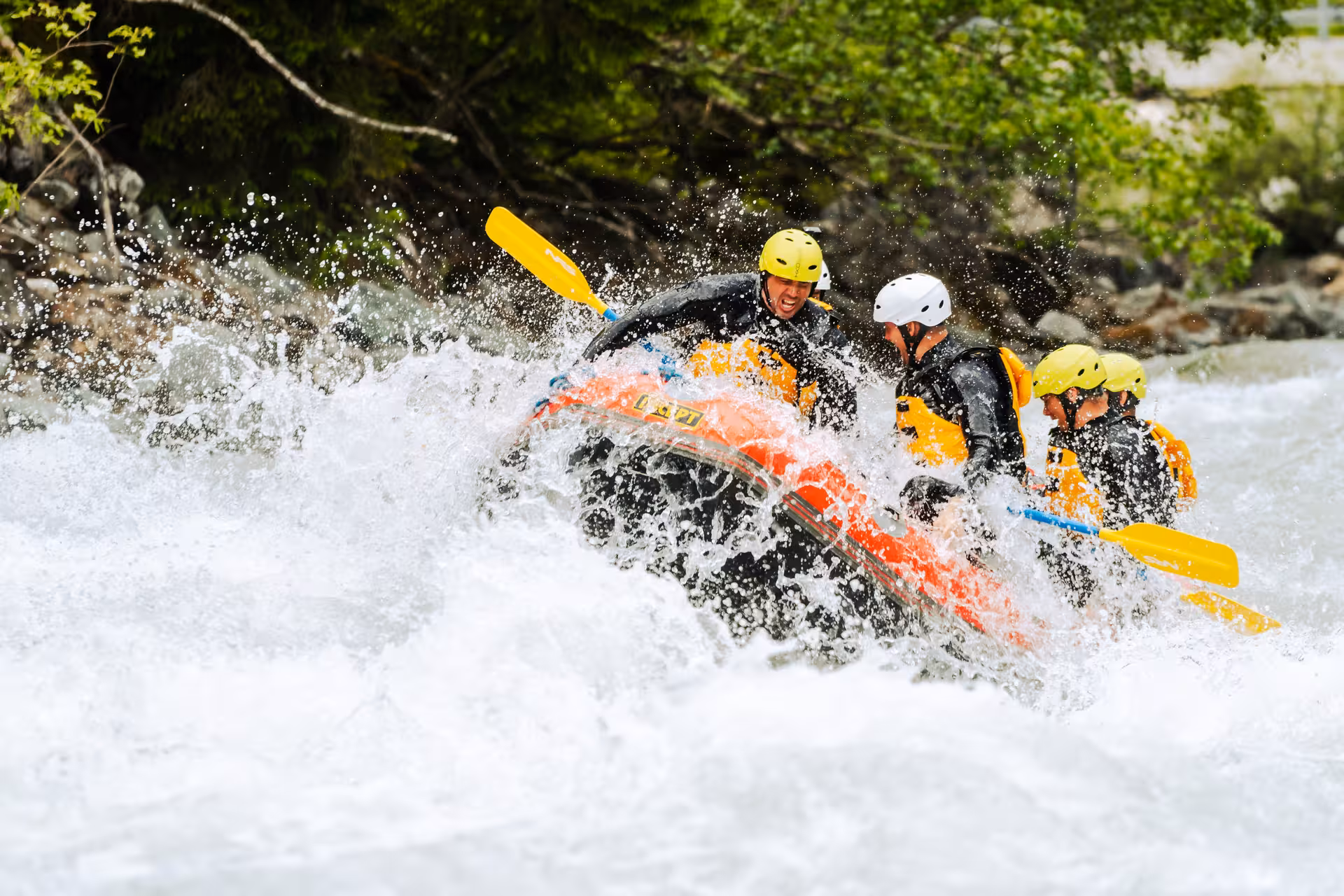 Rafting Switzerland - Whitewater Action - Rafting.ch
