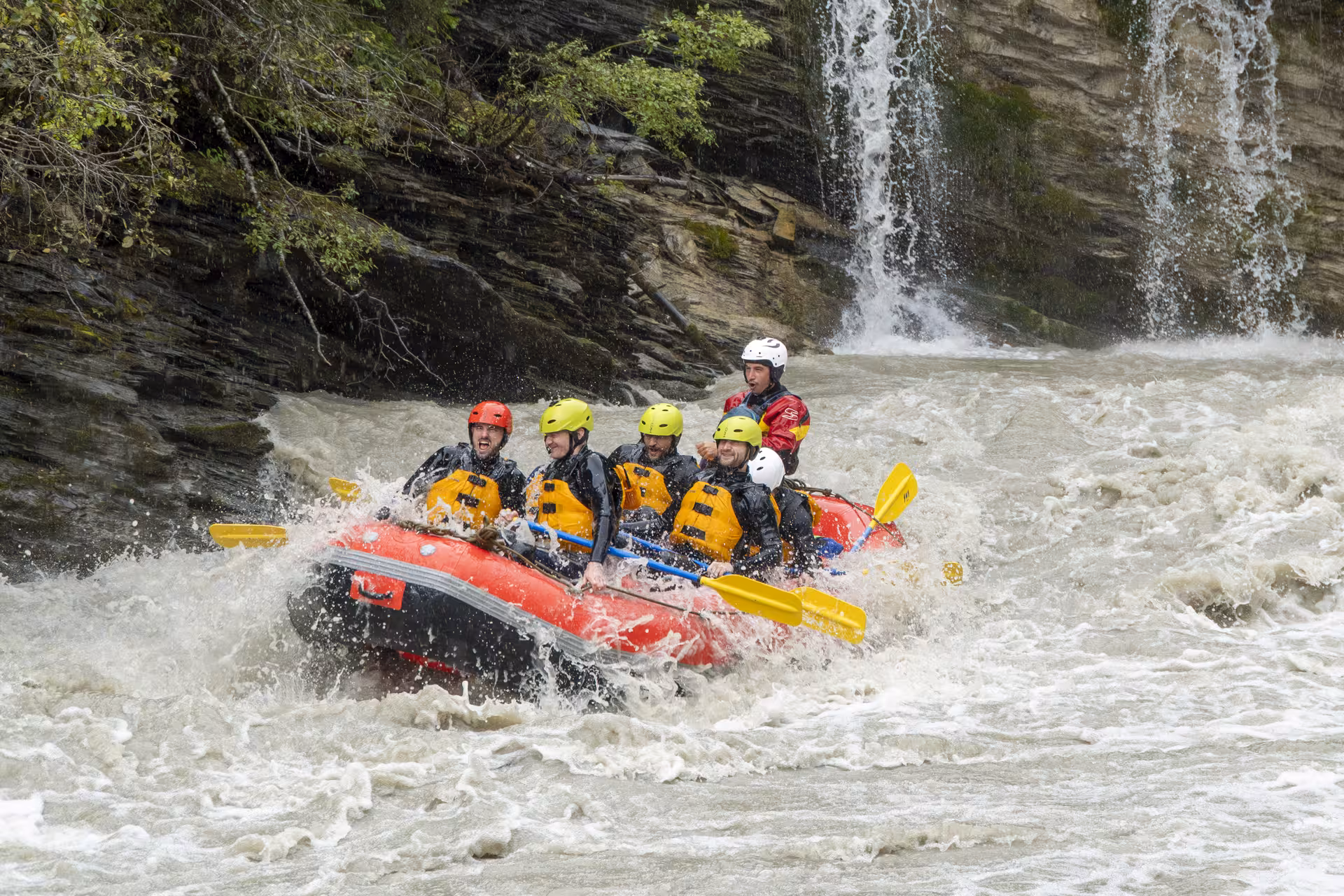 Rafting Switzerland - Whitewater Action - Rafting.ch