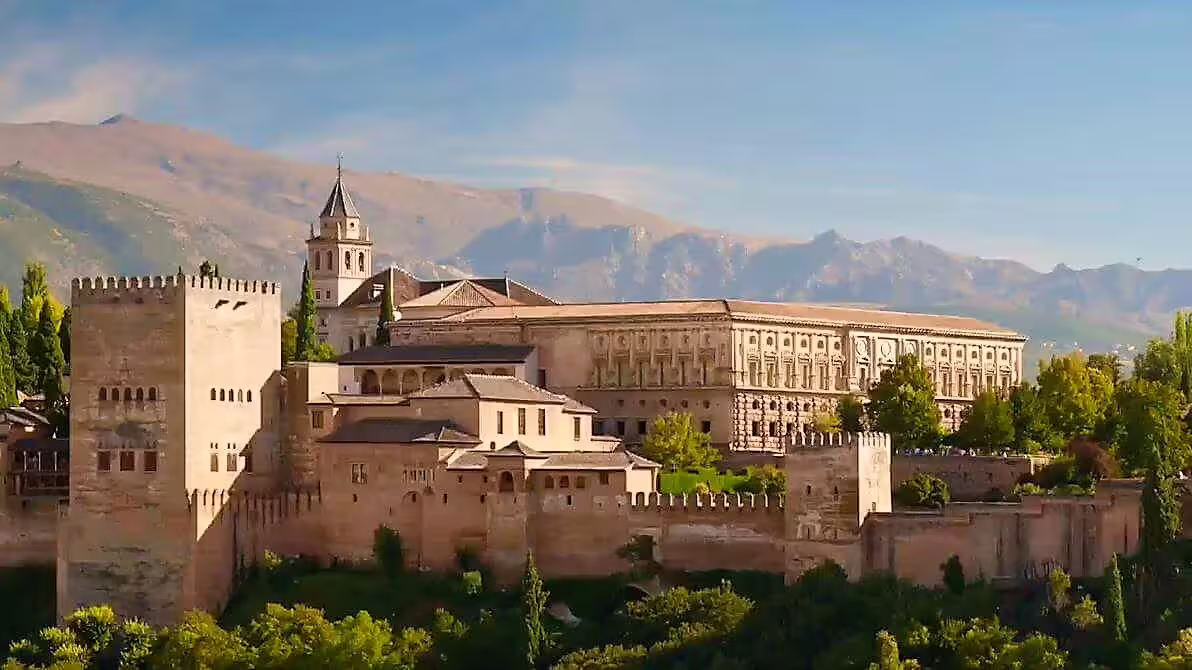 Panoramic view of the Alhambra fortress and Sierra Nevada, private Alhambra tour from Costa del Sol