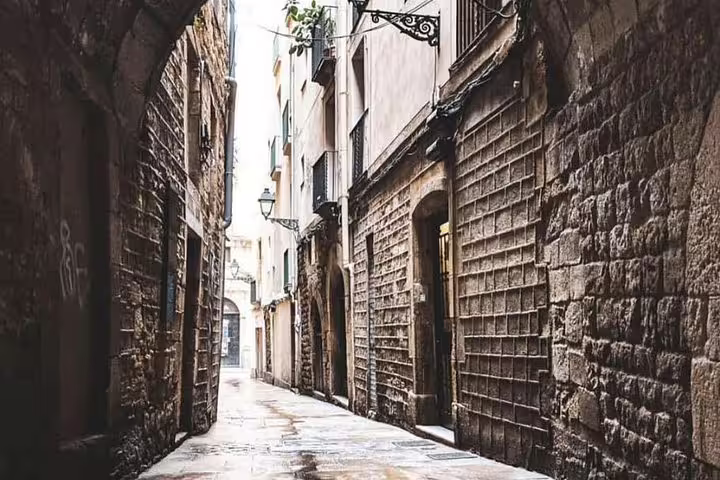 Stroll through the charming narrow streets of Barcelona's Gothic Quarter on an exclusive private tour with flamenco show.