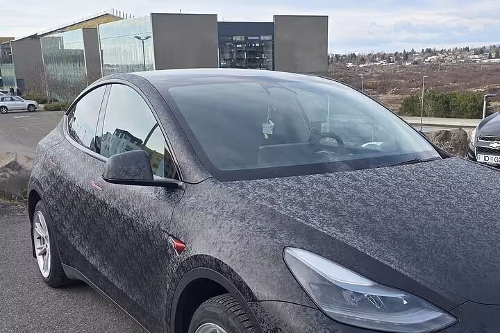 Sleek private transfer vehicle ready for Blue Lagoon journey from Reykjavik or Keflavik, ensuring a comfortable ride.