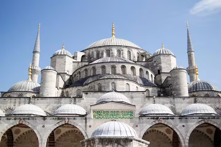 Blue Mosque exterior in Istanbul, key stop on private layover sightseeing experience with fast airport pickup