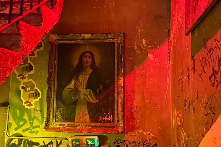 Street art and vintage painting in Budapest Jewish Quarter ruin bar on a private walking tour