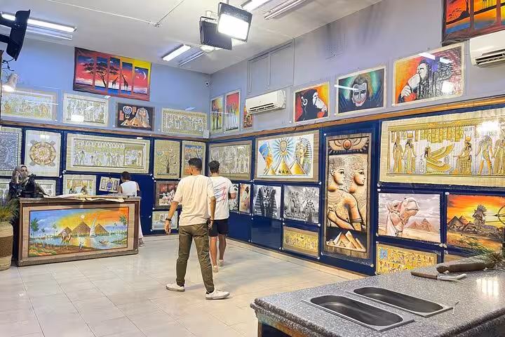 Cairo art gallery showroom with pharaonic paintings and souvenirs, included in 4 days Cairo tour package