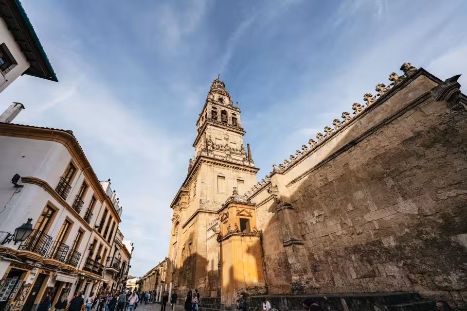 Córdoba Mezquita-Catedral bell tower seen from Axerquía streets on Free Tour Secretos de la Axerquía