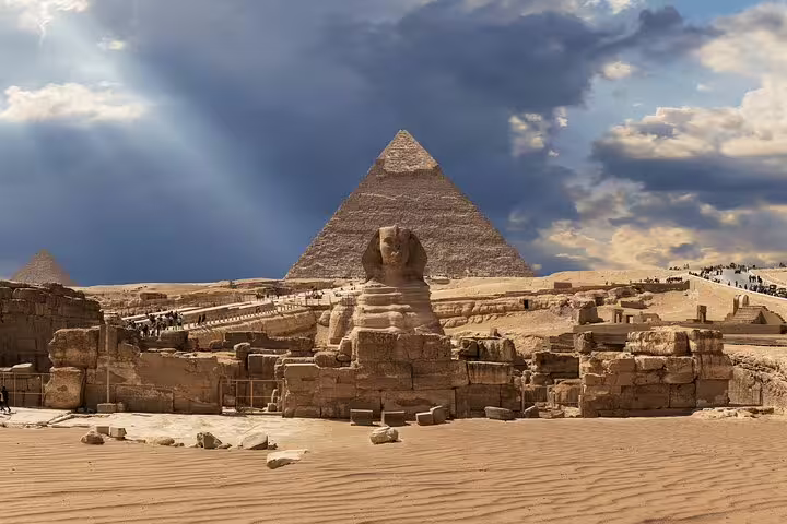 Great Sphinx and Pyramid of Khafre at Giza Plateau, must-see stop on 6-day Egypt tours package from Cairo