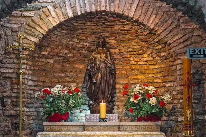 Explore the historic House of the Virgin Mary on an Ephesus small group tour from Izmir, featuring ancient relics.