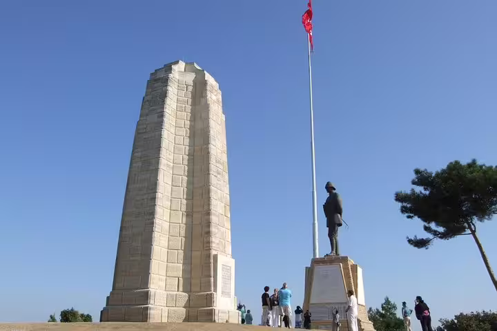 Çanakkale Martyrs’ Memorial with Turkish flag at Gallipoli, highlight of private day trip from Istanbul