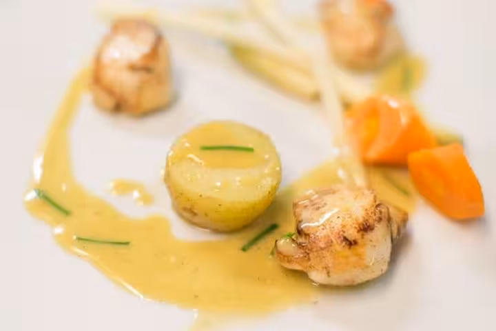 Gourmet Provençal tasting plate prepared in an Avignon cooking class with an exceptional chef in Provence